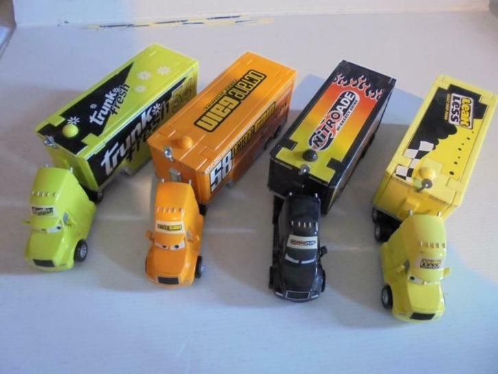 Cars trucks Disney/Pixar raceteams, Kinderen en Baby's, Speelgoed |Speelgoedvoertuigen, Gebruikt, Ophalen of Verzenden
