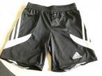 Sport short Adidas - maat 128, Kinderen en Baby's, Kinderkleding | Maat 128, Sport- of Zwemkleding, Zo goed als nieuw, Ophalen