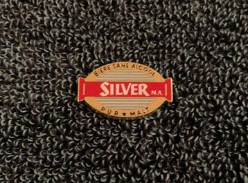 PIN - SILVER N.A. - BIERE SANS ALCOOL - PUR MALT - BIER, Envoi, Utilisé, Marque, Insigne ou Pin's