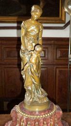 A. LALOUETTE °1826-1883 France brons moederschap Clacissisme