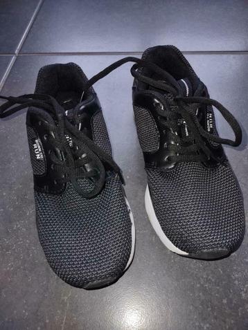 zwarte sportschoenen - maat 35, Garçon ou Fille, Comme neuf, Enlèvement, Chaussures de sport