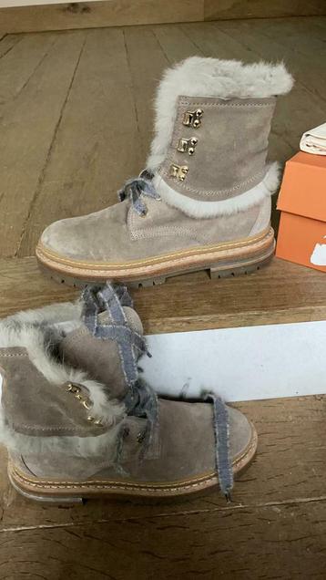 AGL beige laarzen nieuw 38,5, Kleding | Dames, Schoenen, Ophalen of Verzenden, Zo goed als nieuw, Beige