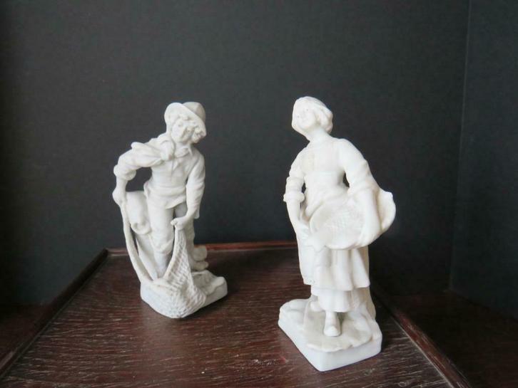 Couple de figurines en biscuit, Collections, Statues & Figurines, Utilisé, Humain, Enlèvement ou Envoi