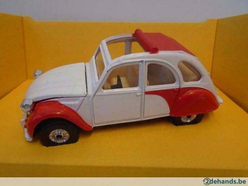1:36 oude Corgi ref c346-1 Citroën 2cv red-white, Hobby & Loisirs créatifs, Modélisme | Voitures & Véhicules, Utilisé, Voiture