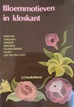 Bloemmotieven in kloskant, J.J.Vandenhorst (kantklossen), Ophalen of Verzenden