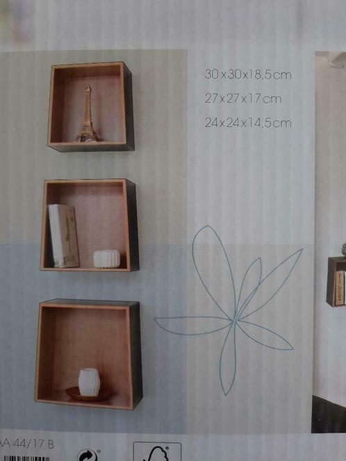 Lot 451: wandophang kisten trapeziumvorm.  3 stuks . NIEUW 5, Huis en Inrichting, Woonaccessoires | Kisten, Nieuw, Minder dan 50 cm