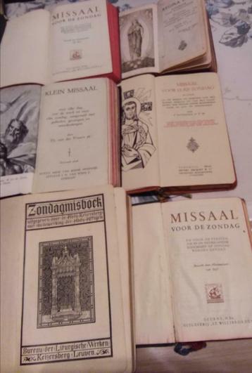 Antieke kerk_ en misboekjes, missalen beschikbaar voor biedingen