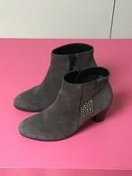 Grijze enkellaarsjes geox in daim met zilveren steentjes maa, Lage of Enkellaarzen, Zo goed als nieuw, Grijs, Ophalen