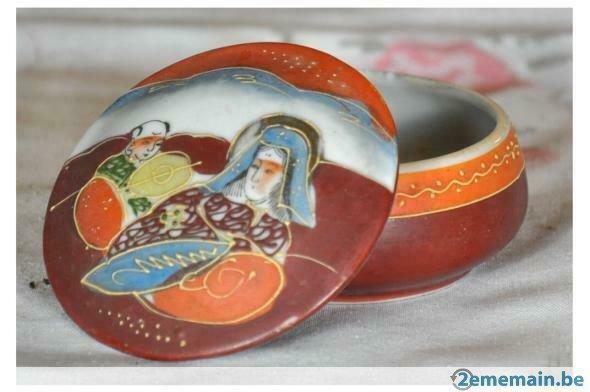 boite a timbre en porcelaine satsuma, Enlèvement ou Envoi