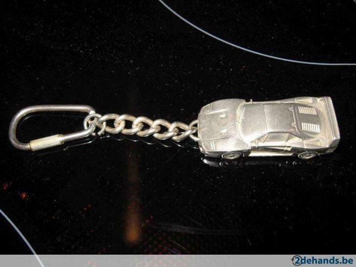 Ferrari F40 sleutelhanger 1/87 burago, Hobby en Vrije tijd, Modelbouw | Auto's en Voertuigen, Gebruikt, Auto