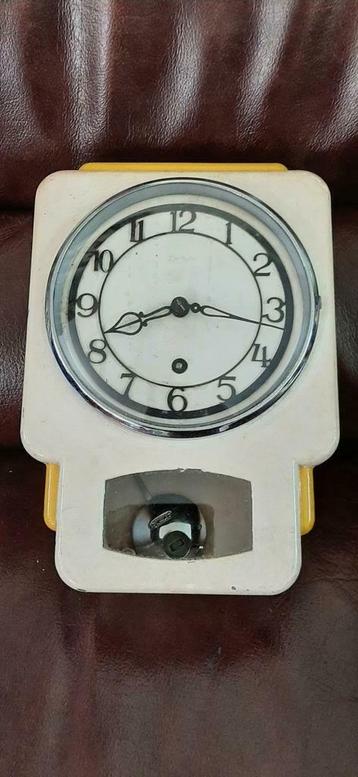 Horloge rétro en métal, années 1950, Smits Enfield, Enlèvement ou Envoi