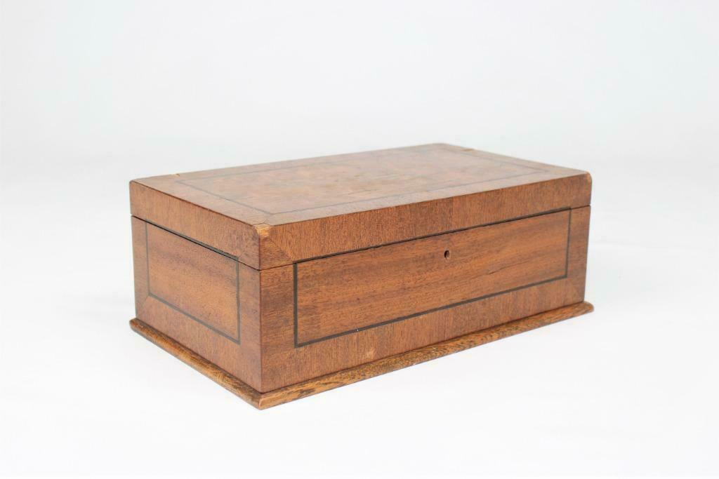 petite boîte ancienne en bois, Antiquités & Art, Curiosités & Brocante, Enlèvement ou Envoi
