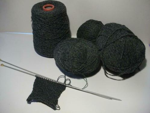Laine à tricoter vert gris 1200 grammes, Hobby & Loisirs créatifs, Tricot & Crochet, Neuf, Tricot, Enlèvement ou Envoi