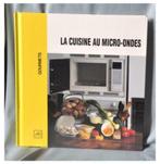 §livre artis historia serie gourmet "cuisine micro ondes", Livres, Comme neuf, Enlèvement ou Envoi, Livre d'images