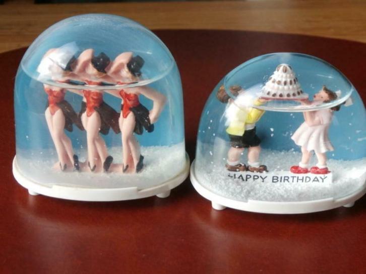 Sneeuwbollen 2st. (vintage) FEEST, Verzamelen, Beelden en Beeldjes, Gebruikt, Mens, Ophalen of Verzenden