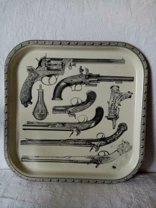 Design aluminium dienblad "pistoli" naar Piero Fornasetti ja, Antiek en Kunst, Antiek | Keukengerei, Ophalen of Verzenden