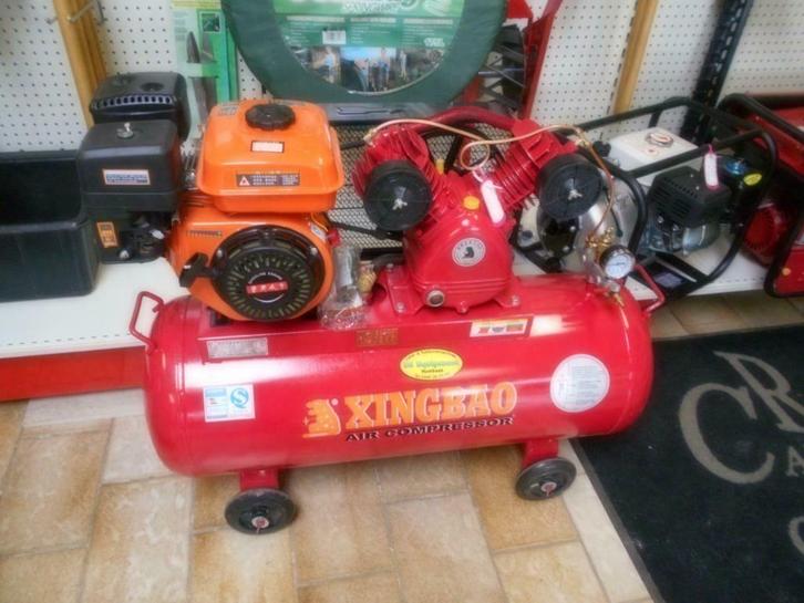 Verplaatbare Compresseur met benzine motor Copy Honda, Zakelijke goederen, Machines en Bouw | Pompen en Compressoren, Ophalen of Verzenden