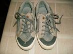grijze sneakers mt 33, Kinderen en Baby's, Ophalen of Verzenden, Gebruikt, Jongen, Sportschoenen