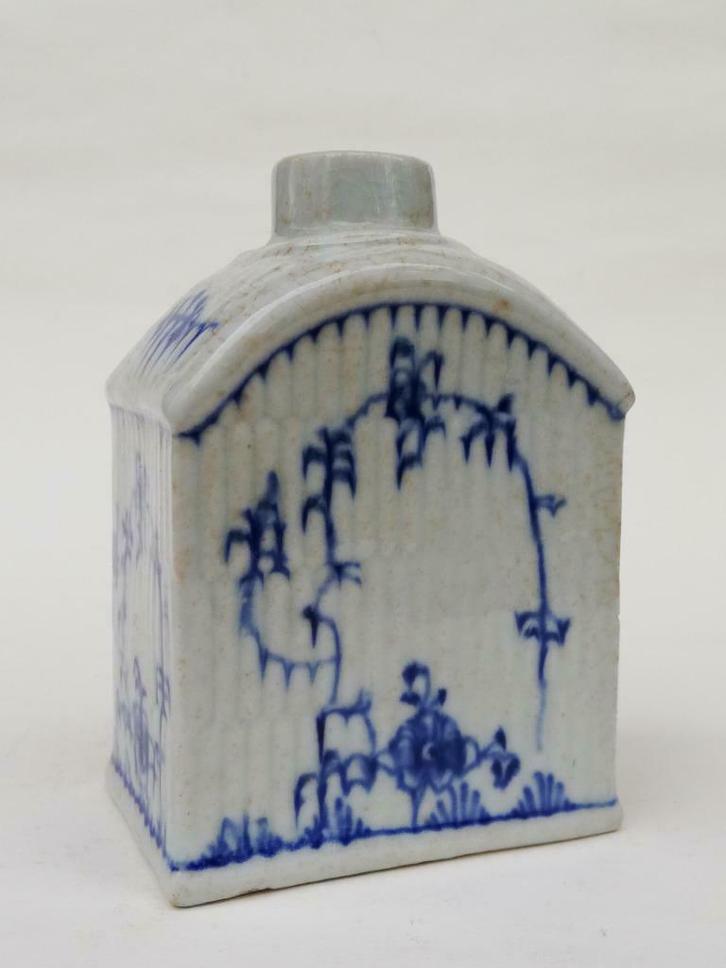 Mooie theebus in porselein - decor strobloemen - 18/19de E, Antiek en Kunst, Curiosa en Brocante, Ophalen of Verzenden