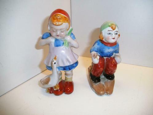 Figurines d'enfant en faïence Antique/Vintage-Couple (DS138-, Antiquités & Art, Curiosités & Brocante, Enlèvement ou Envoi