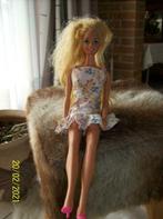 Barbie – Cheveux blonds, mini robe fleurie/MATTEL (vintage), Kinderen en Baby's, Gebruikt, Ophalen of Verzenden, Barbie