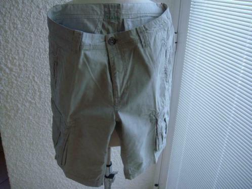 Short gris clair marque "JULES" taille 42, Kleding | Dames, Broeken en Pantalons, Gedragen, Grijs, Ophalen of Verzenden