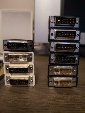 Différents adaptateur DVI-I vers VGA beschikbaar voor biedingen