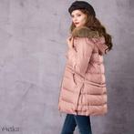 Jas met eendendons en echte pels. Nieuw, L, Kleding | Dames, Jassen | Winter, Ophalen of Verzenden, Nieuw, Maat 42/44 (L), Roze