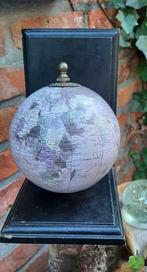 Globe terrestre, Antiquités & Art, Antiquités | Accessoires de maison, Enlèvement ou Envoi