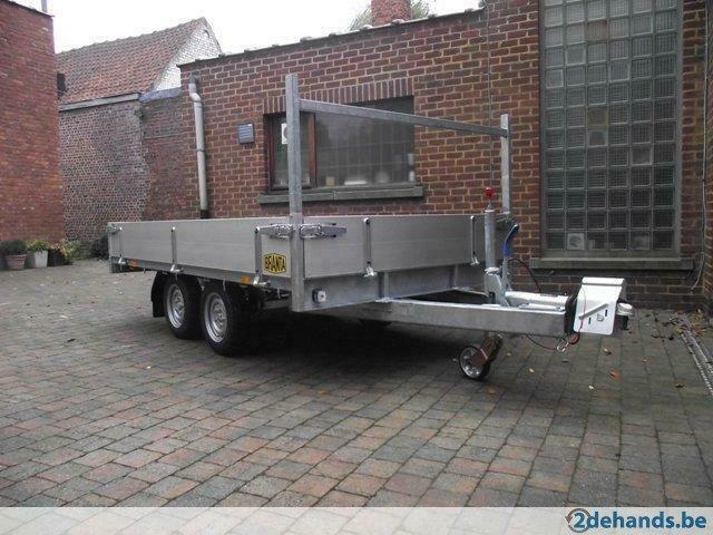Geremde verlaagde plateauaanhangwagens 3,5x1,5m te Aalst, Ophalen