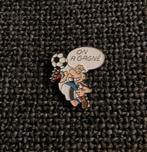 PIN - ON A GAGNE - FOOTBALL HUMOUR DESSINATEUR DUBOUILLON, Envoi, Comme neuf, Sport, Insigne ou Pin's