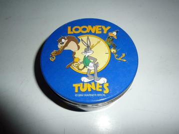 boites en métal beschikbaar voor biedingen