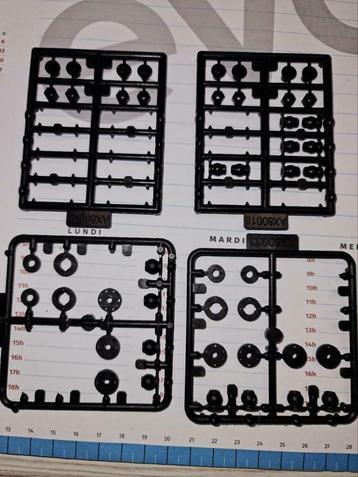 small technical parts Axial plastic, Neuf, Échelle 1:10, Enlèvement ou Envoi, Pièce