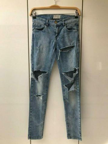 Jean bleu Stradivarius - Taille 34 --, Enlèvement ou Envoi, Bleu, Stradivarius, Comme neuf