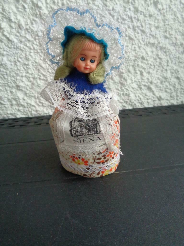 Ancienne poupée folklorique. "SIENA", Collections, Poupées, Utilisé, Poupée, Enlèvement ou Envoi