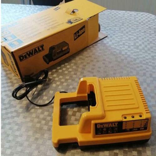 Nieuwe Dewalt snellader batterijlader DE9000, Doe-het-zelf en Bouw, Gereedschap | Boormachines, Nieuw, Boor- en Schroefmachine