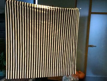 Tenture à rayures blanches et noires, en très bon état., Noir, Enlèvement ou Envoi, 100 à 150 cm, Utilisé