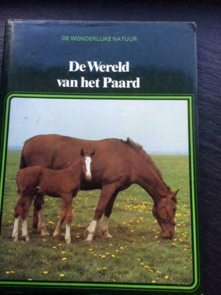 vieux livre Le Monde du Cheval - bon état, Livres, Animaux & Animaux domestiques, Utilisé, Chevaux ou Poneys, Enlèvement