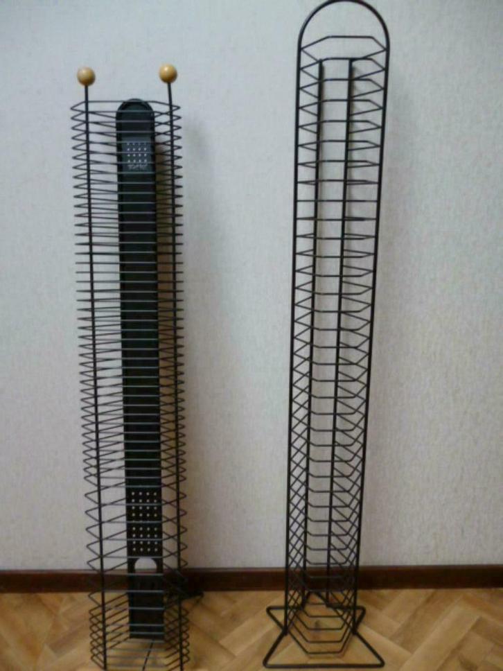 CD-Rek staander, Huis en Inrichting, Woonaccessoires | Cd- en Dvd-rekken, Zo goed als nieuw, Cd's, 25 tot 75 discs, Metaal, Ophalen