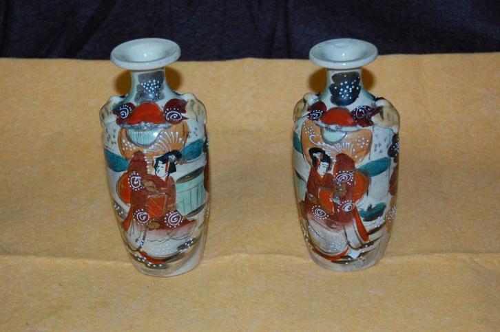 Twee kleine Chinese vazen., Huis en Inrichting, Woonaccessoires | Vazen, Zo goed als nieuw, Overige kleuren, Minder dan 50 cm