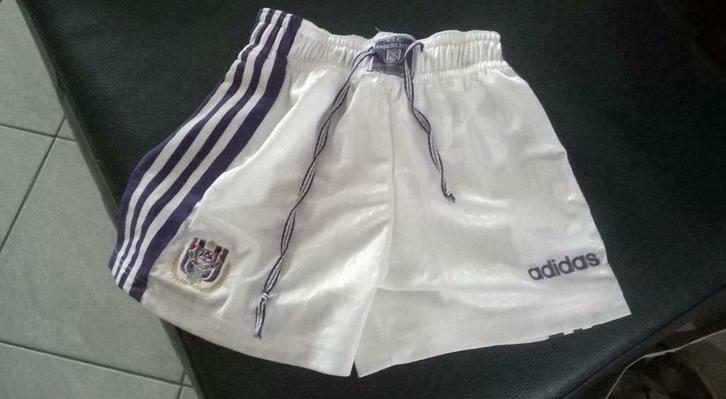 anderlecht voetbal short adidas maat 140 in nieuwstaat, Kinderen en Baby's, Kinderkleding | Maat 140, Zo goed als nieuw, Jongen