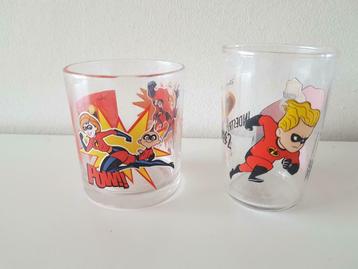 2x glas The Incredibles Disney Strip cartoon BD, Verzamelen, Glas en Drinkglazen, Ophalen of Verzenden, Zo goed als nieuw, Waterglas