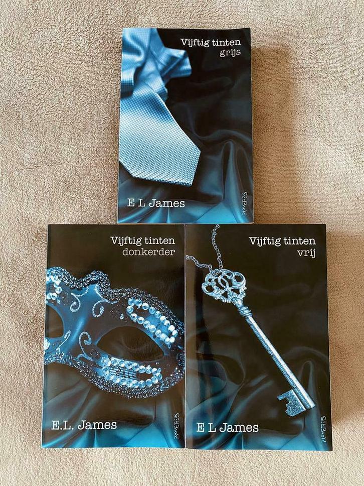 Vijftig Tinten Grijs Trilogie, Boeken, Chicklit, Zo goed als nieuw, Ophalen of Verzenden
