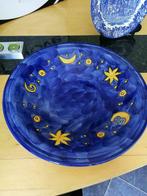 Mooie schaal in blauw keramiek diameter 30 cm, Autres styles, Céramique, Utilisé, Enlèvement ou Envoi
