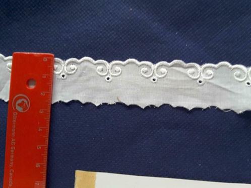 coupe 6 m dentelle broderie angl. blanc coton 27 mm DB2763, Hobby & Loisirs créatifs, Dentelle, Neuf, Enlèvement ou Envoi