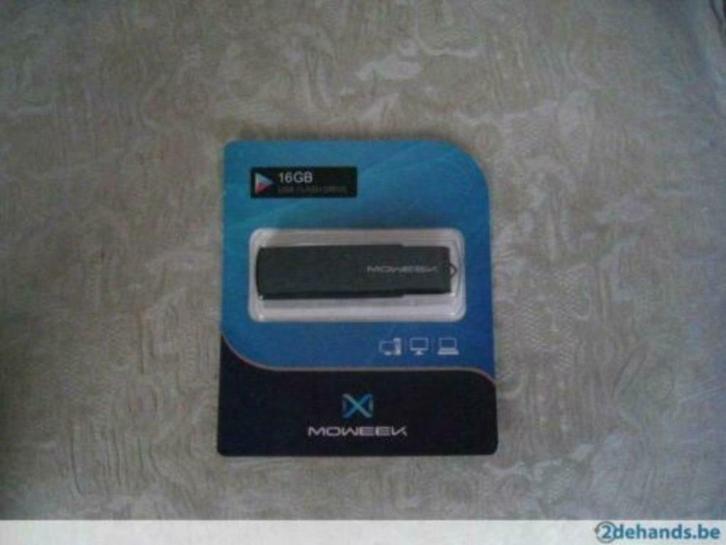 Lecteur flash USB avec 2 entrées / nouveau, Informatique & Logiciels, Clés USB, Neuf, 8 GB, Enlèvement ou Envoi