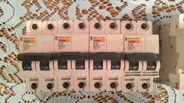 Matériel éléctrique, très bon état., Bricolage & Construction, Électricité & Câbles, Utilisé, Autres types, Enlèvement