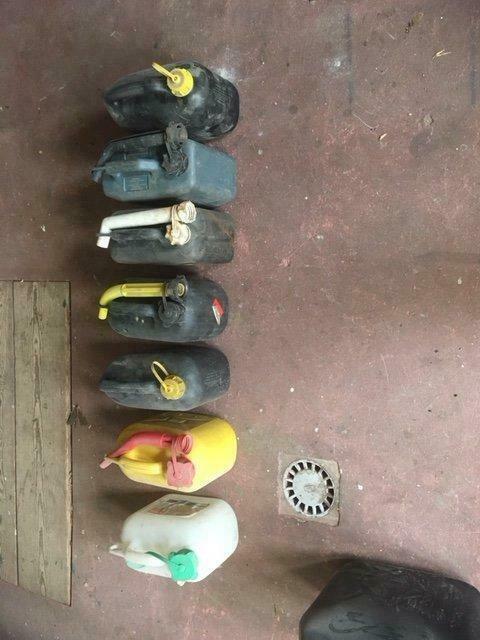 bidons de carburant de reserve de 5 et 10 litres, Auto diversen, Auto-accessoires, Gebruikt, Ophalen