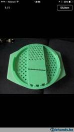 groene rasp van tupperwaere groene kleur rond model, Huis en Inrichting, Keuken | Tupperware, Gebruikt