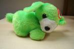 pluche hond / puppy fluo groen = knuffel 18cm lang, Kinderen en Baby's, Hond, Ophalen of Verzenden, Zo goed als nieuw